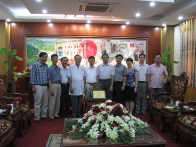 Prof. Huang Renbin - Director of China Nanning Institute of Pharmacology visited the hospital