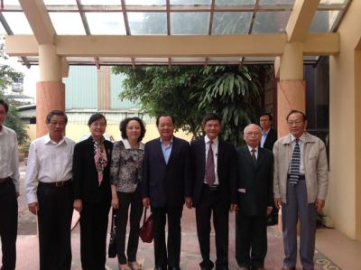 Ông Lê Thanh Hải  UVBCT, bí thư thành ủy thành phố Hồ Chí Minh và đoàn đến thăm Viện